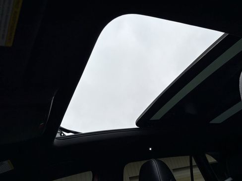 Used 2023 Volkswagen Atlas Cross Sport SEL R-Line image 21