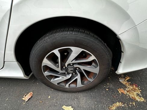 Used 2016 Honda Civic EX image 28