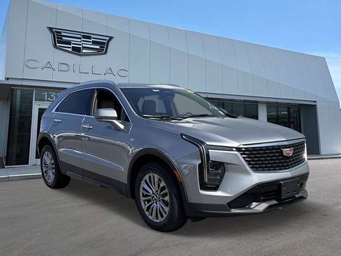 Certified 2025 Cadillac XT4 Premium Luxury FWD image 2