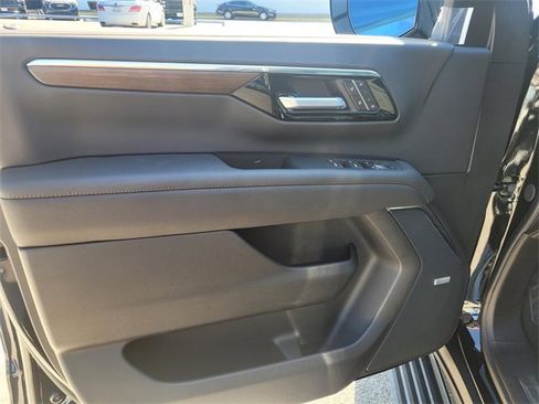 New 2026 Chevrolet Tahoe High Country w/ LPO, Illumination Package image 12