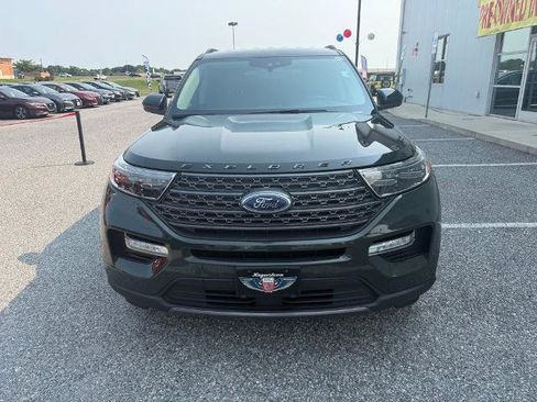Certified 2022 Ford Explorer XLT w/ Equipment Group 202A AWD/4WD image 3