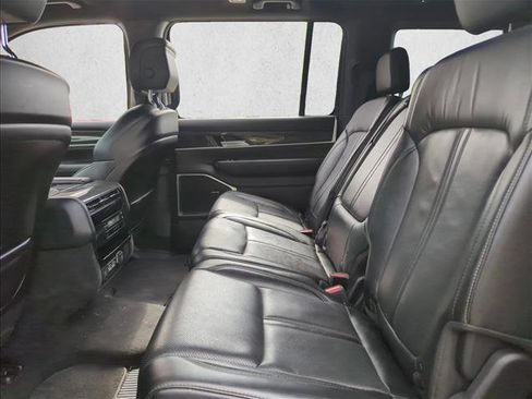 Used 2022 Jeep Wagoneer Series III image 16