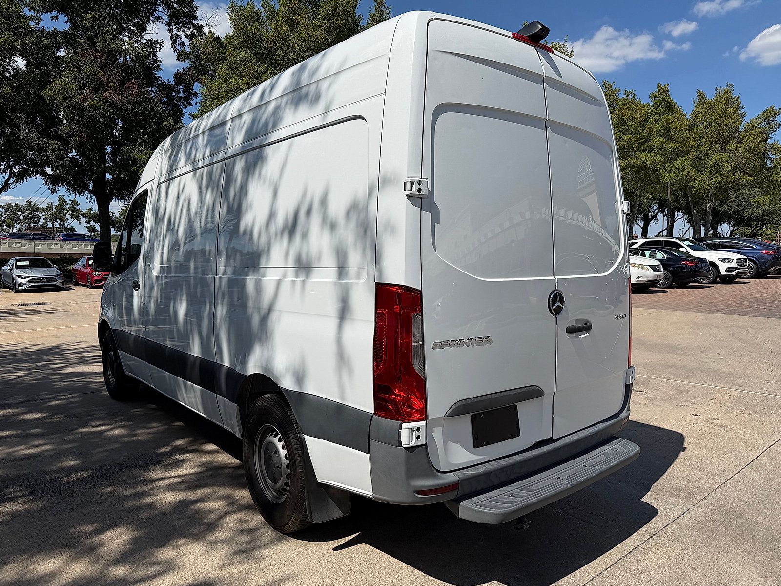 Used 2021 Mercedes-Benz Sprinter 2500 image 4