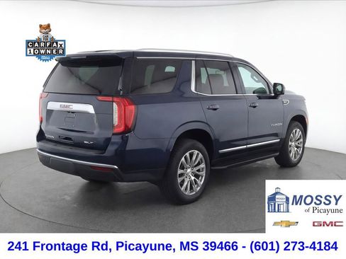 Used 2023 GMC Yukon SLT w/ SLT Luxury Package image 4