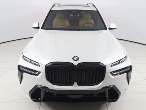 Used 2024 BMW X7 xDrive40i w/ M Sport Package AWD/4WD image 64