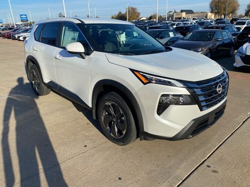 New 2026 Nissan Rogue SV image 7