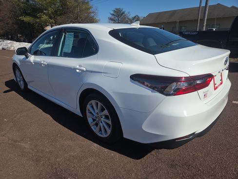 Certified 2024 Toyota Camry LE FWD image 5