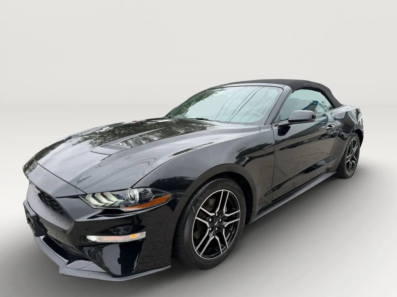 Used 2020 Ford Mustang Premium RWD image 7