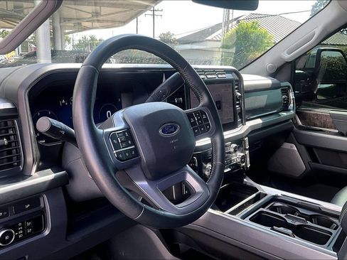 Used 2024 Ford F250 Lariat w/ Lariat Ultimate Package AWD/4WD image 10