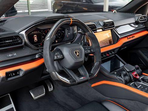 Used 2025 Lamborghini Urus SE AWD/4WD image 17