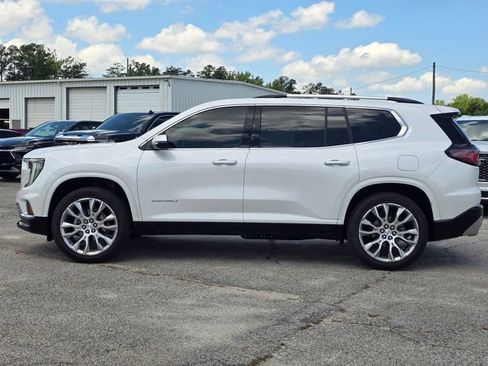 Used 2024 GMC Acadia Denali FWD image 2