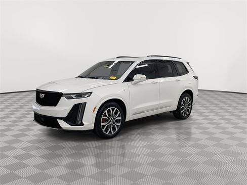Certified 2024 Cadillac XT6 Sport w/ Technology Package image 4