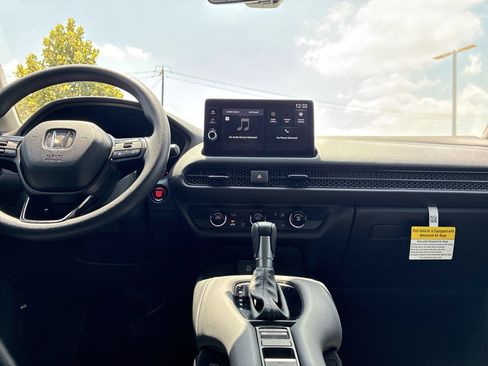 Certified 2027 Honda HR-V LX image 28