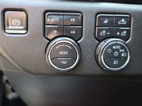 Used 2024 Chevrolet Silverado 3500 High Country w/ Technology Package AWD/4WD image 30