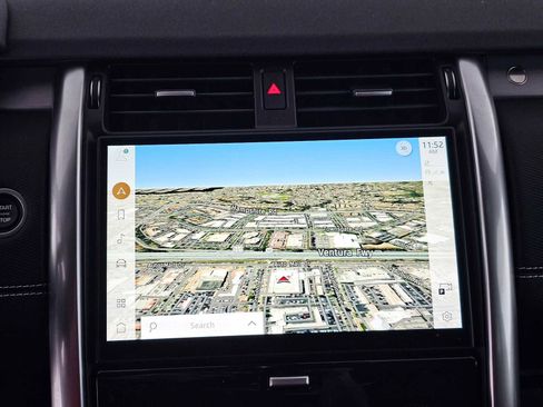 Certified 2024 Land Rover Discovery Dynamic SE image 26