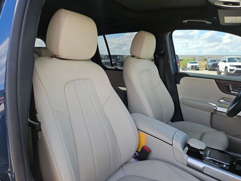 Used 2022 Mercedes-Benz GLB 250 image 30