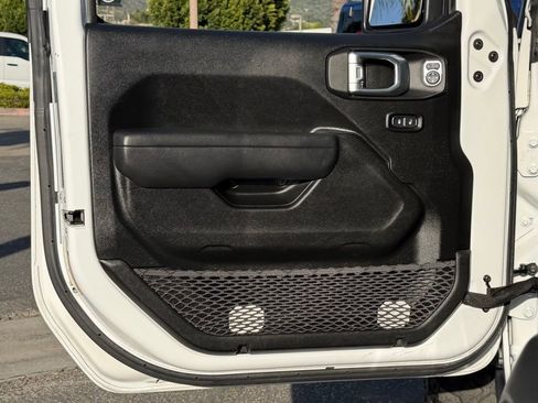 Used 2022 Jeep Wrangler Willys image 15