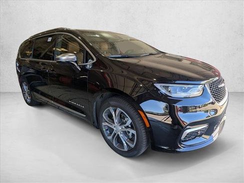 New 2026 Chrysler Pacifica Pinnacle FWD image 3