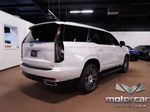 Used 2022 Cadillac Escalade Premium Luxury image 7