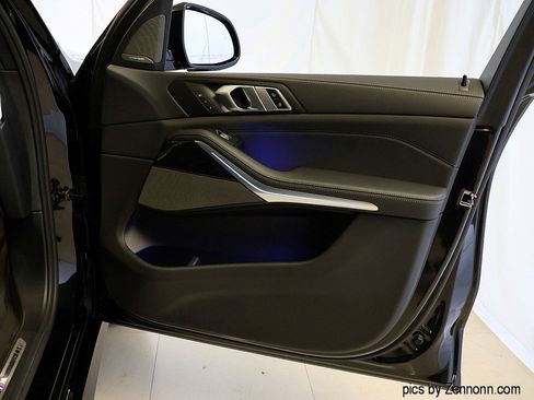 Certified 2025 BMW X7 xDrive40i w/ M Sport Package image 37