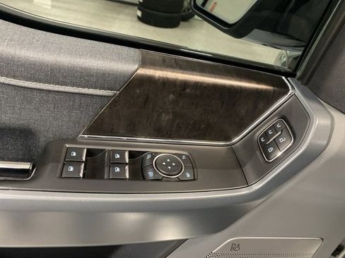 Used 2023 Ford F150 Lariat w/ Trailer Tow Package image 32