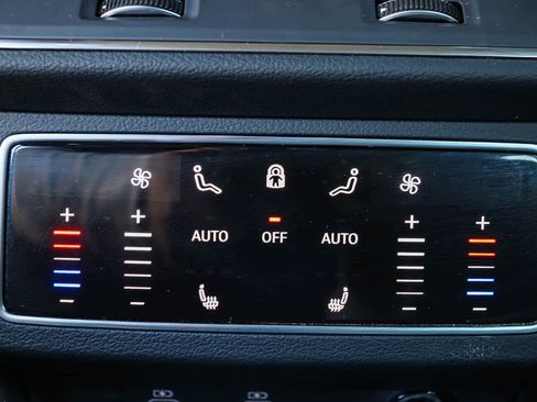 Used 2025 Audi RS 6 performance w/ Matte Carbon Package image 25