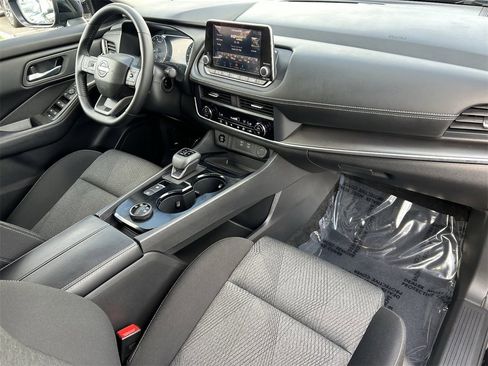 Certified 2025 Nissan Rogue SV image 8