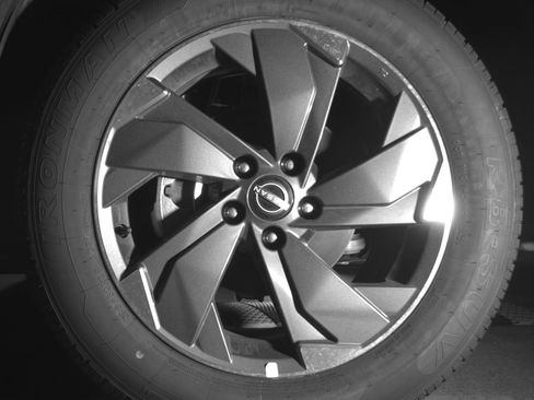 Used 2025 Nissan Rogue SV FWD image 12