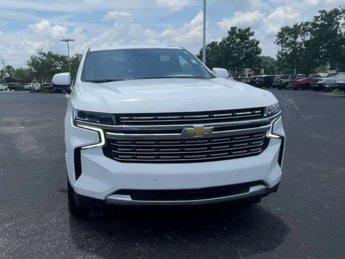 Used 2023 Chevrolet Tahoe LT w/ Luxury Package RWD image 3