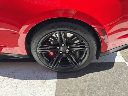 Used 2021 Chevrolet Camaro ZL1 RWD image 16