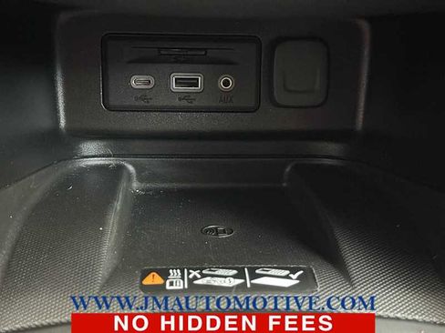 Used 2021 Chevrolet Equinox Premier image 33