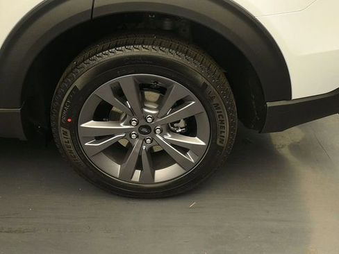 New 2026 Ford Explorer Active w/ Active Comfort Package image 9