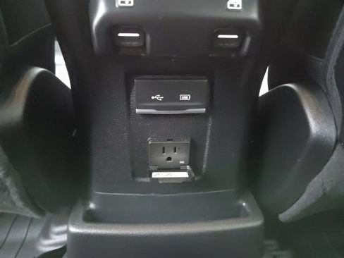 Used 2020 Jeep Wrangler Unlimited Sahara w/ Dual Top Group AWD/4WD image 36