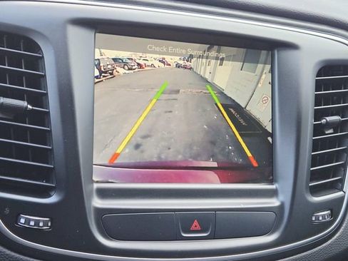 Used 2015 Chrysler 200 Limited w/ Convenience Group image 22