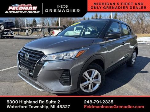 Used 2021 Nissan Kicks S image 1