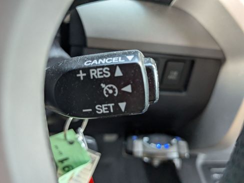 Used 2015 Toyota Tundra SR5 w/ SR5 Upgrade Package AWD/4WD image 21