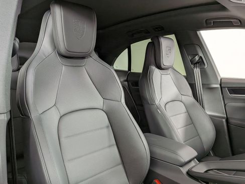 New 2026 Porsche Macan 4S Electric AWD/4WD image 24