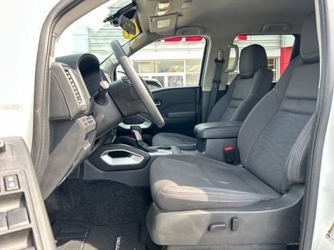 Used 2022 Nissan Frontier SV image 27