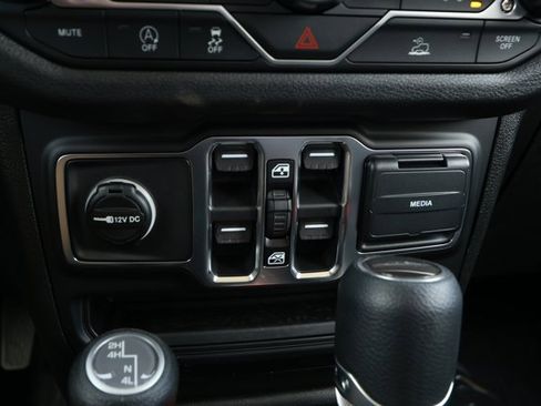 New 2026 Jeep Gladiator Sport image 19