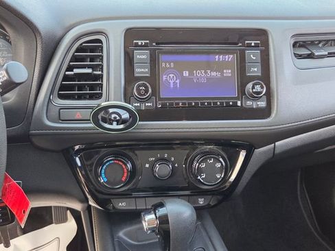 Used 2017 Honda HR-V LX image 17