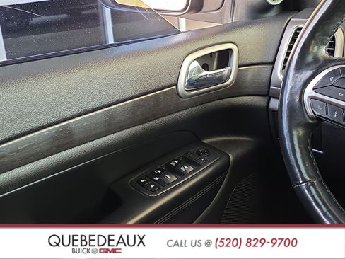 Used 2018 Jeep Grand Cherokee Altitude RWD image 21
