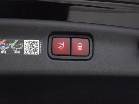 Certified 2026 Mercedes-Benz C 300 Sedan image 31