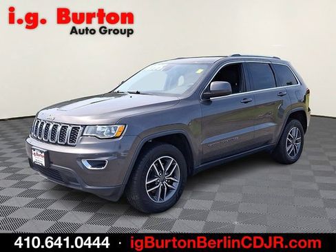 Used 2020 Jeep Grand Cherokee Laredo w/ 18" Wheel & 8.4" Radio Group AWD/4WD image 3