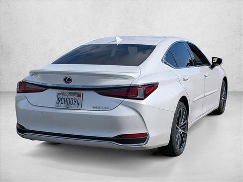 Used 2023 Lexus ES 300h w/ Premium Package image 5