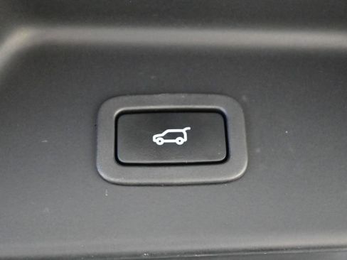 Used 2018 Land Rover Range Rover Long Wheelbase Supercharged image 18