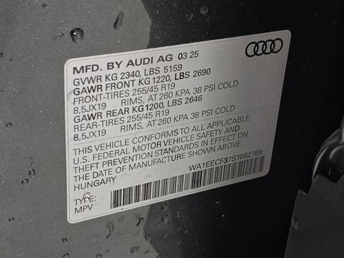 Used 2025 Audi Q3 2.0T Premium Plus w/ Premium Plus Package AWD/4WD image 35