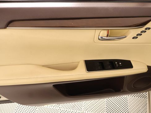 Used 2017 Lexus ES 350 w/ Premium Package FWD image 16