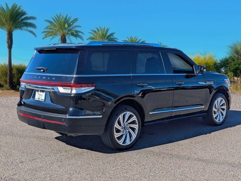 Used 2024 Lincoln Navigator Reserve image 5