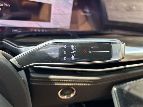 New 2026 Cadillac Escalade Luxury image 28