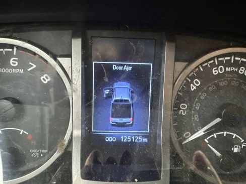Used 2019 Toyota Tacoma SR5 RWD image 14